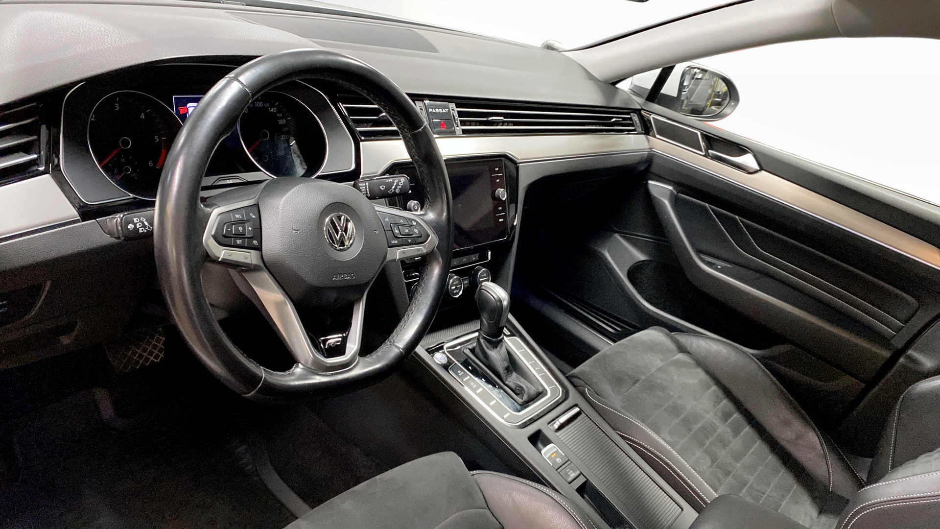 Volkswagen Passat Sportscombi LKG09N