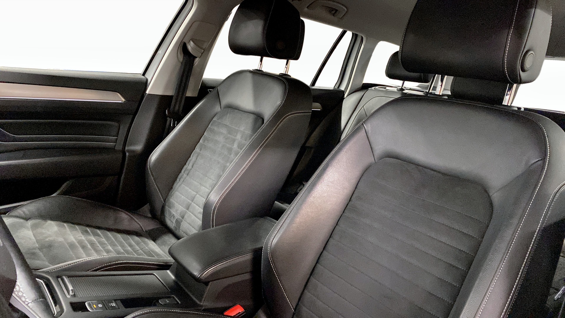 Volkswagen Passat Sportscombi LKG09N