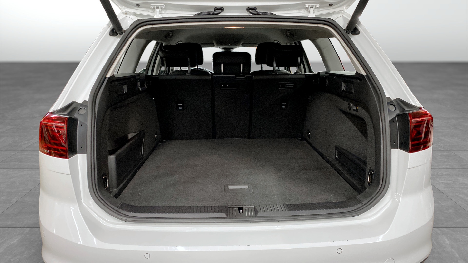 Volkswagen Passat Sportscombi LKG09N
