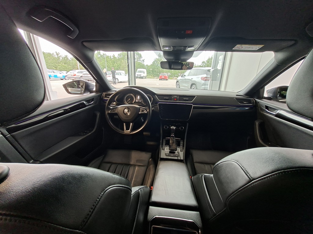 Skoda Superb LKR324