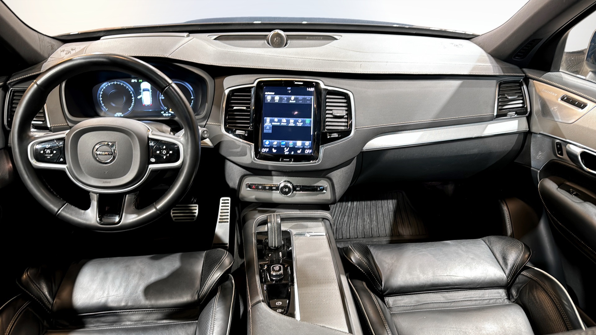 Volvo XC90 LLN09W