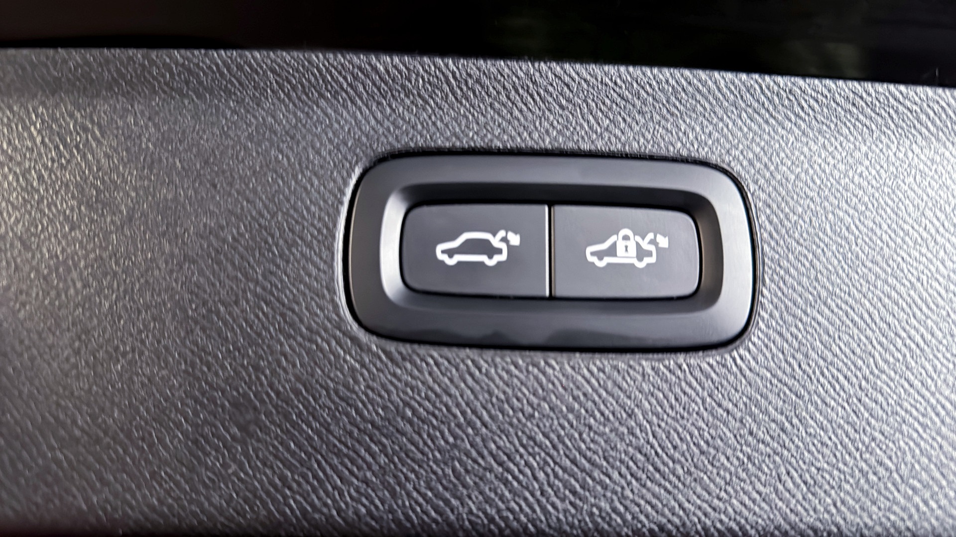 Volvo XC90 LLN09W