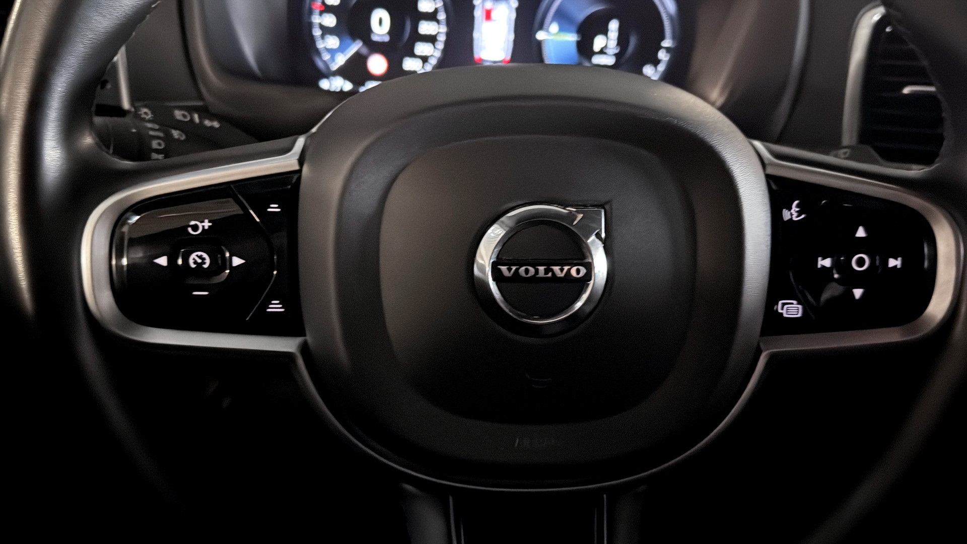 Volvo XC90 LLN09W