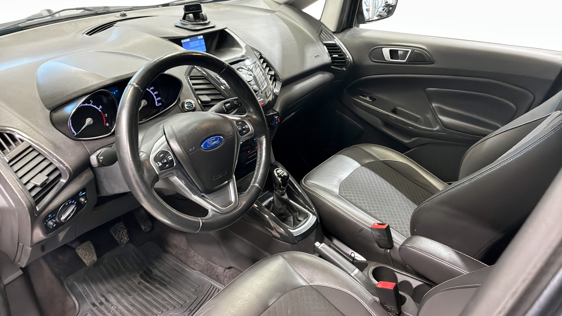 Ford EcoSport LLX079