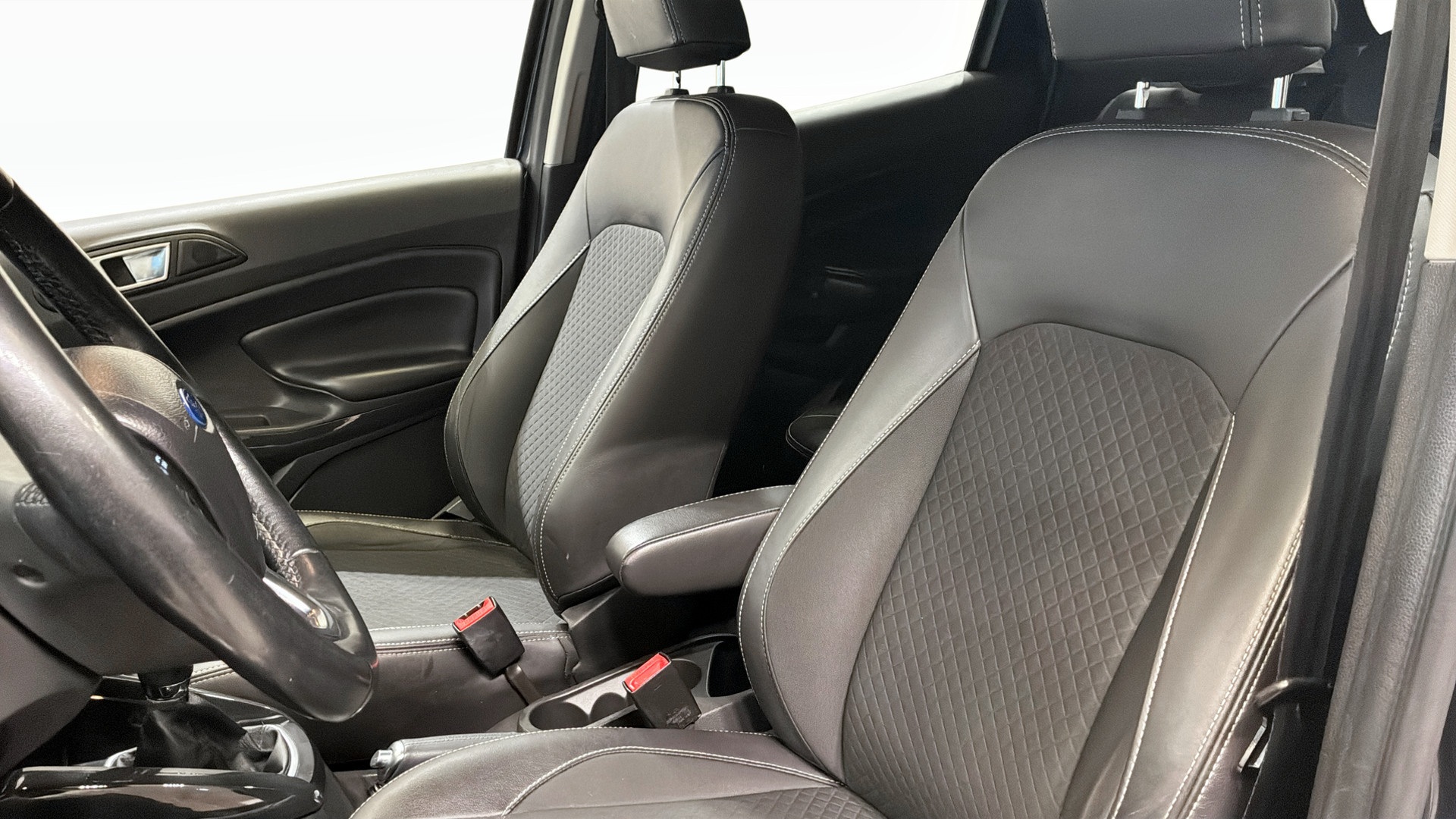 Ford EcoSport LLX079