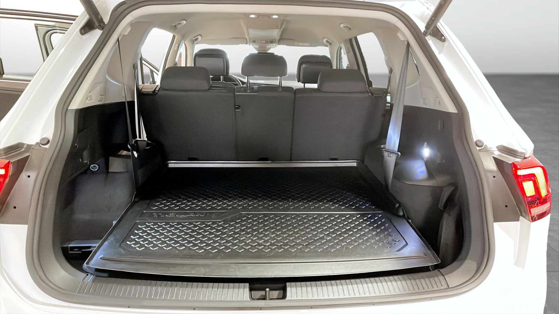 Volkswagen Tiguan Allspace LMF11H
