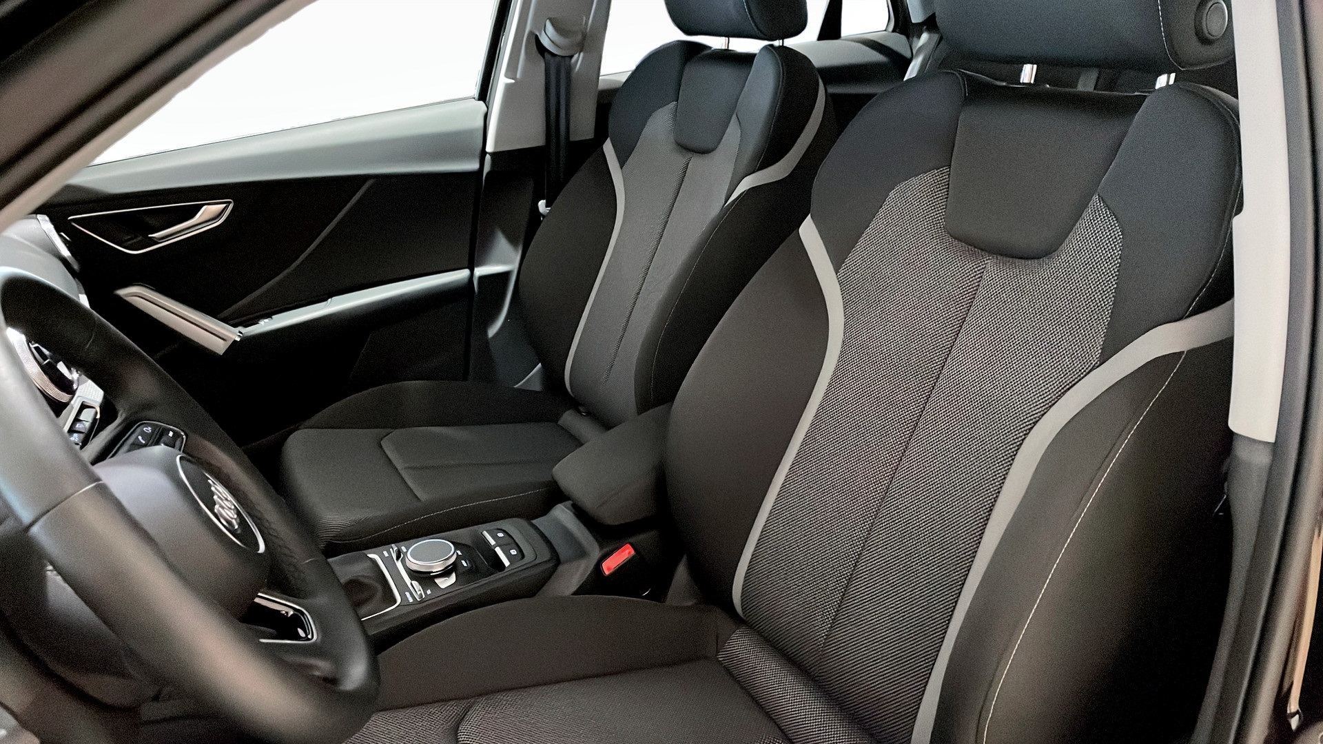 Audi Q2 LMR37N