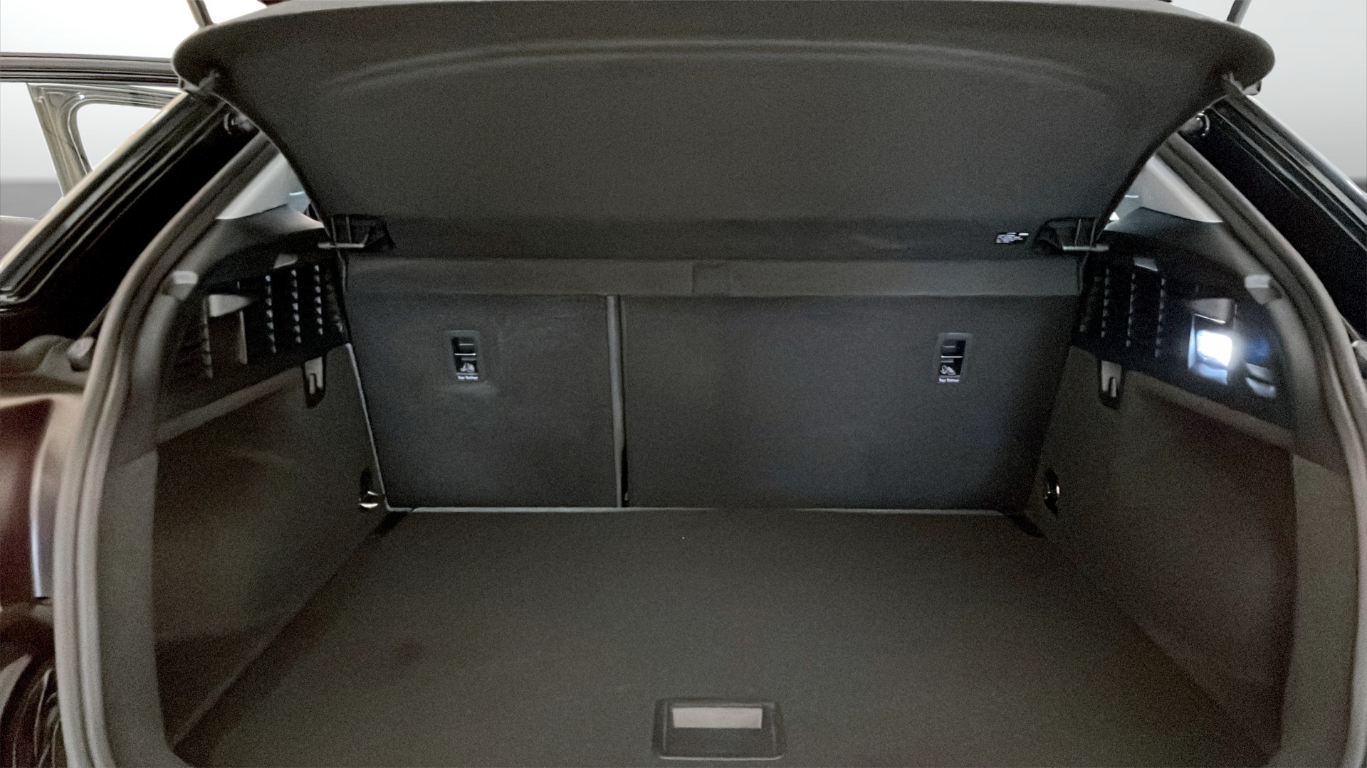 Audi Q2 LMR37N
