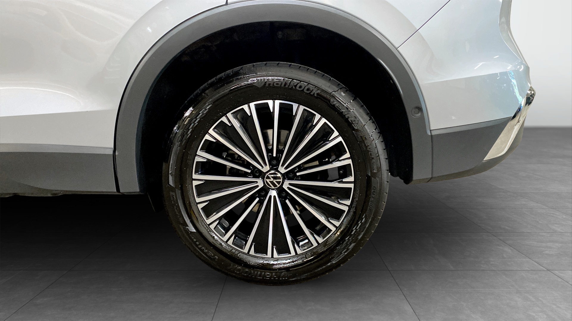 Volkswagen Tiguan LOG38C