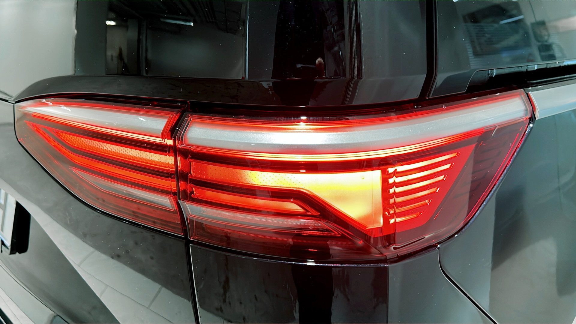 Volkswagen T7 Multivan LOH12H