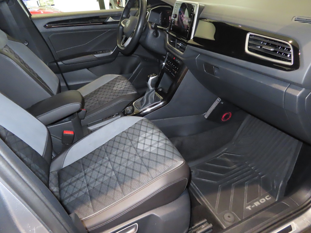 Volkswagen T-Roc LPF74P