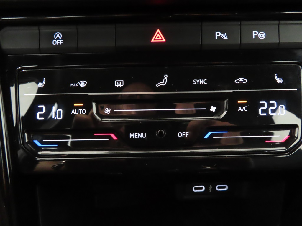 Volkswagen T-Roc LPF74P