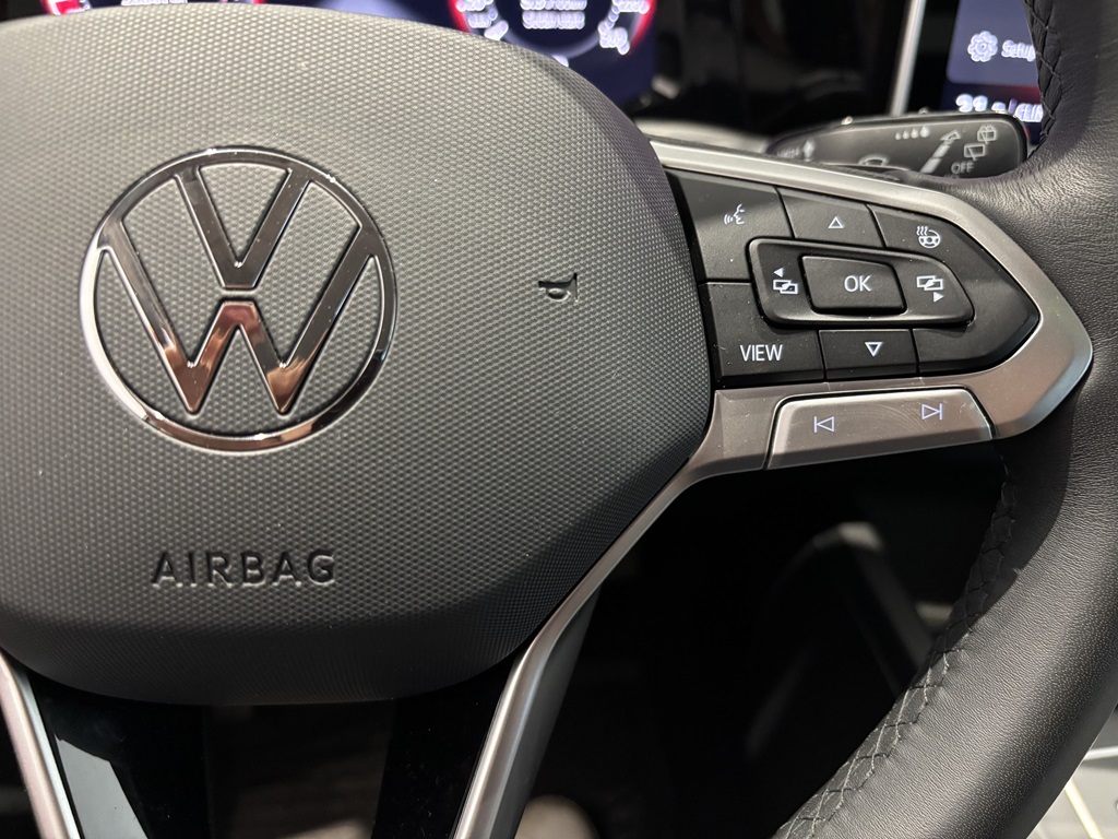 Volkswagen Golf LPJ03W