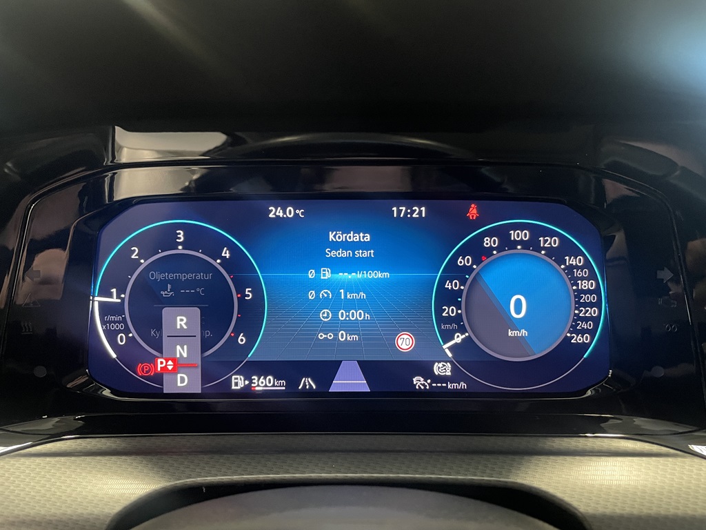 Volkswagen Golf LRA01D