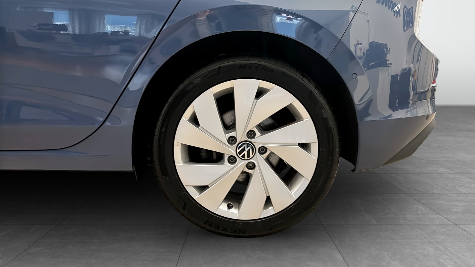 Volkswagen Golf LRA97A
