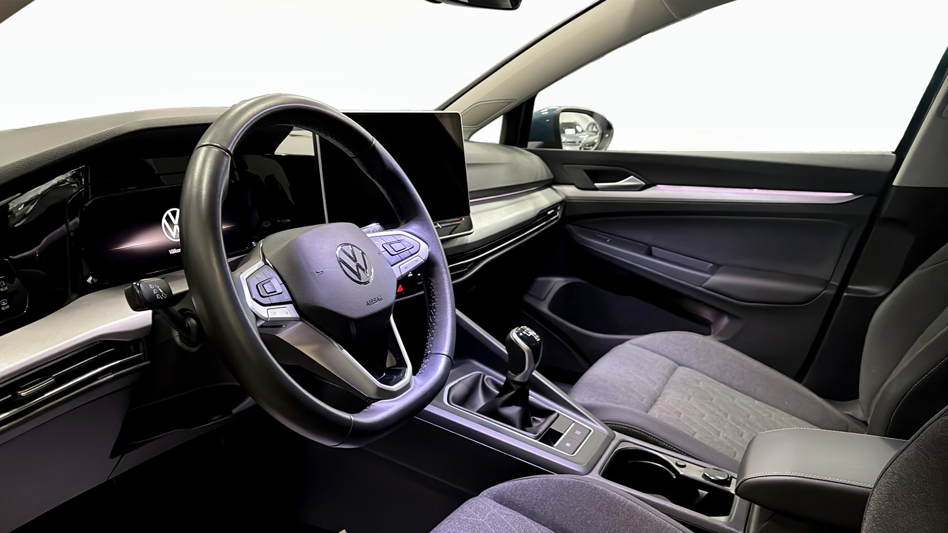 Volkswagen Golf LRA97A
