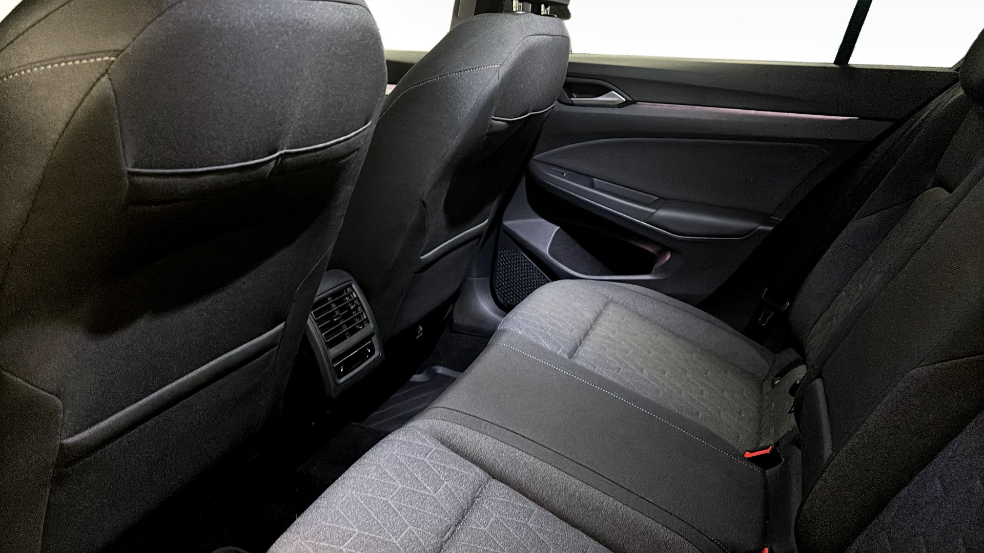 Volkswagen Golf LRA97A