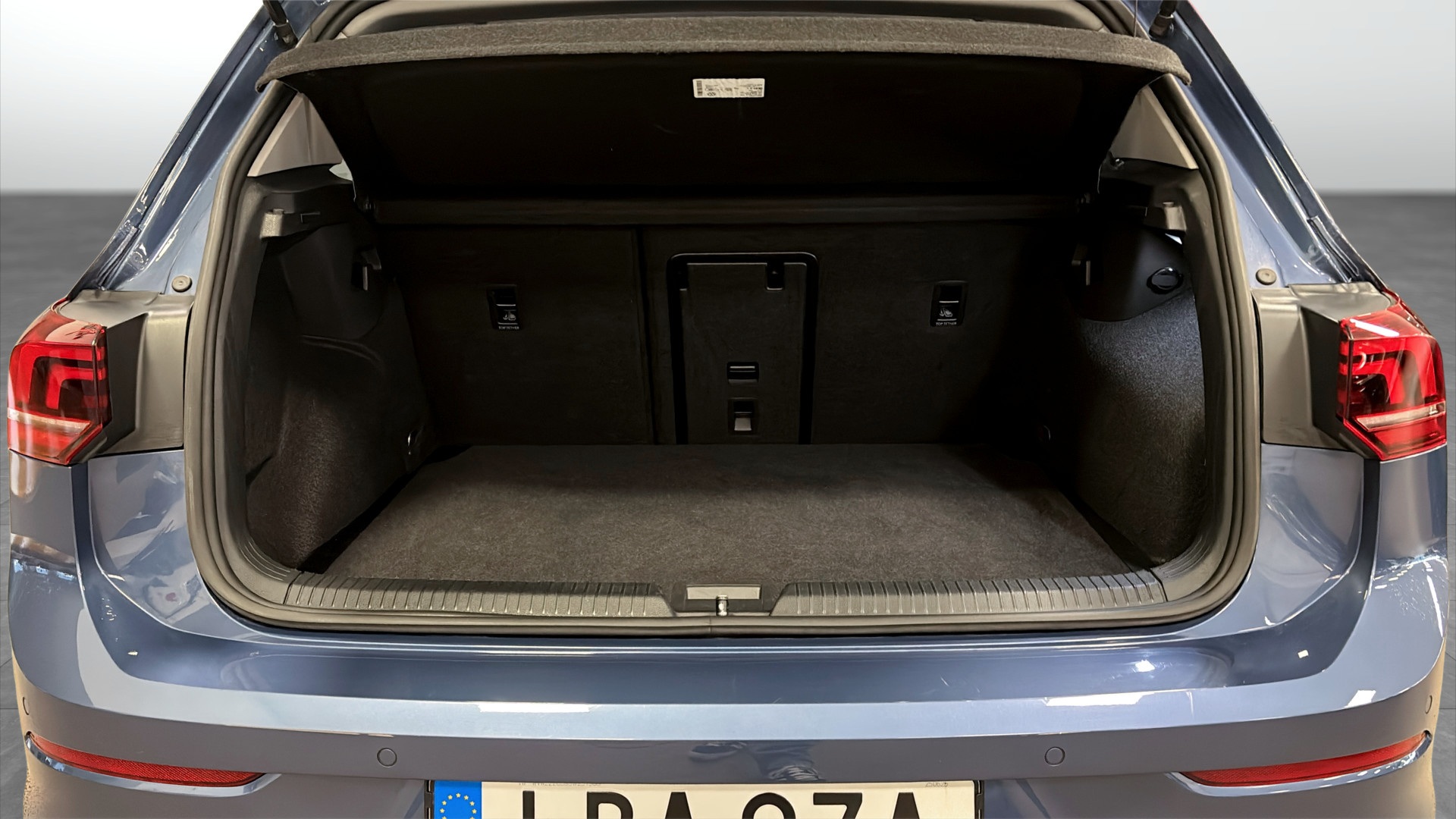Volkswagen Golf LRA97A