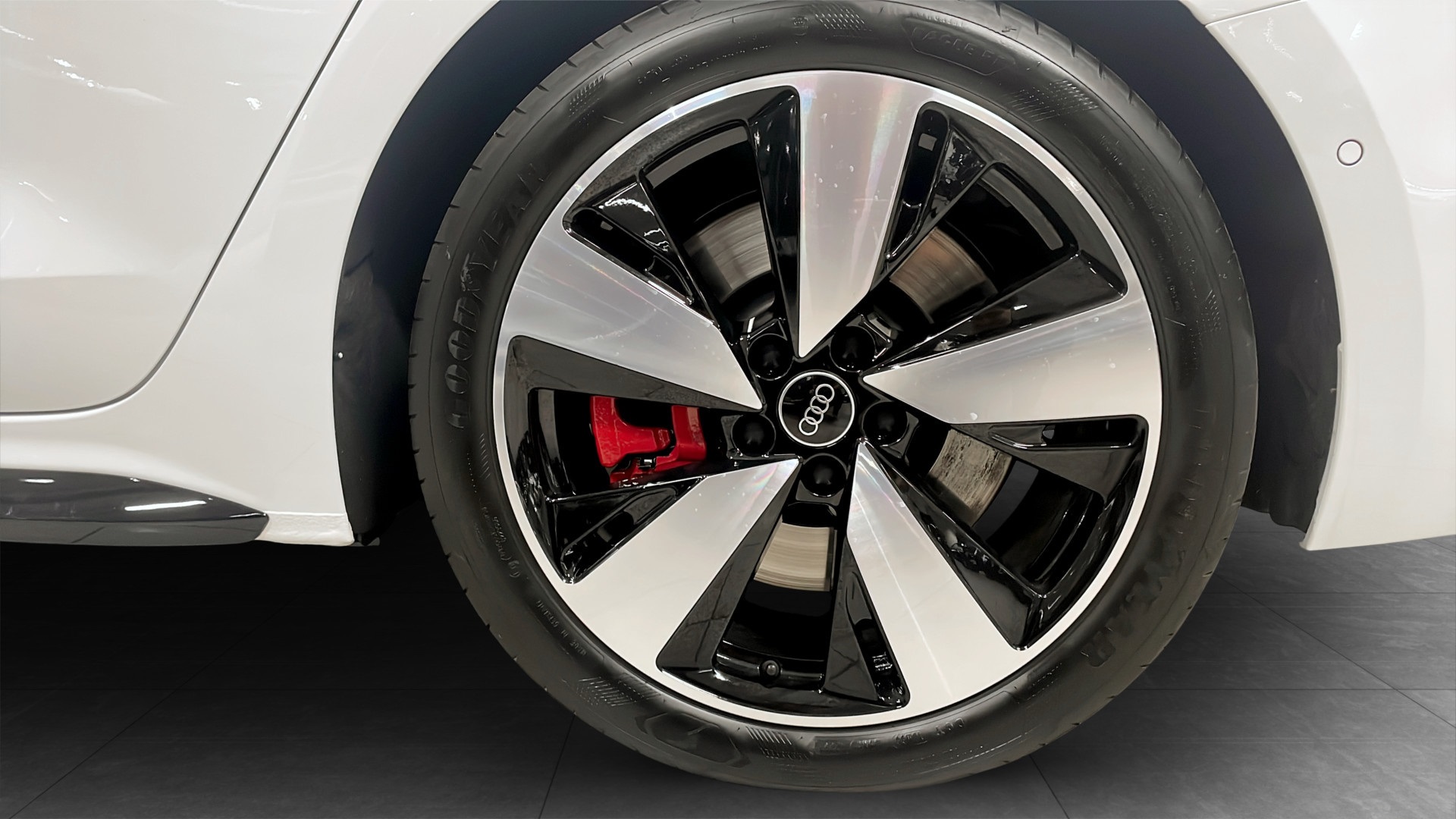 Audi A5 Avant LRB23C