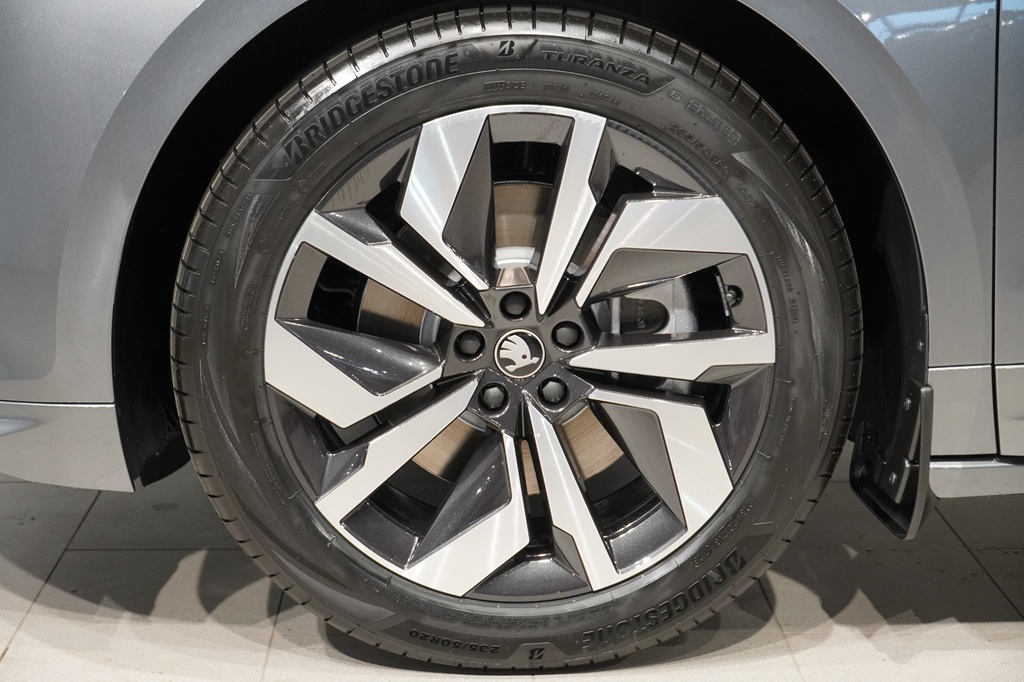 Skoda Enyaq LRB44B