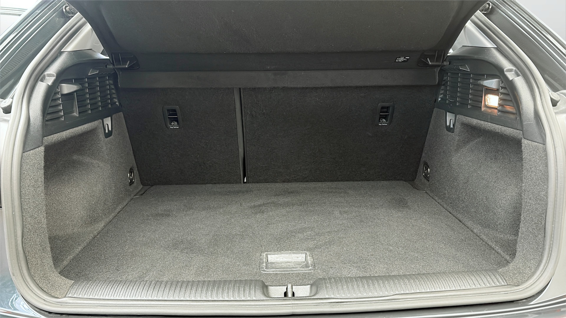 Audi Q2 LRN37P