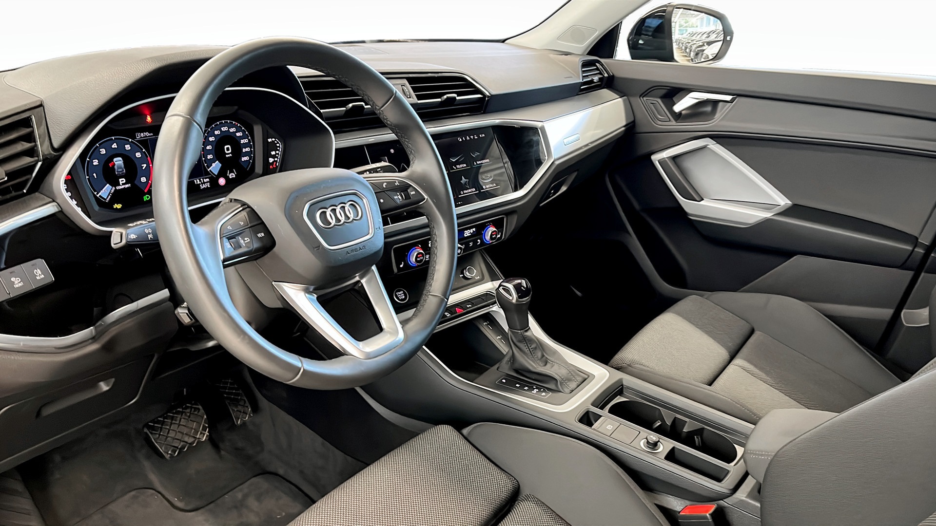 Audi Q3 LTM92T