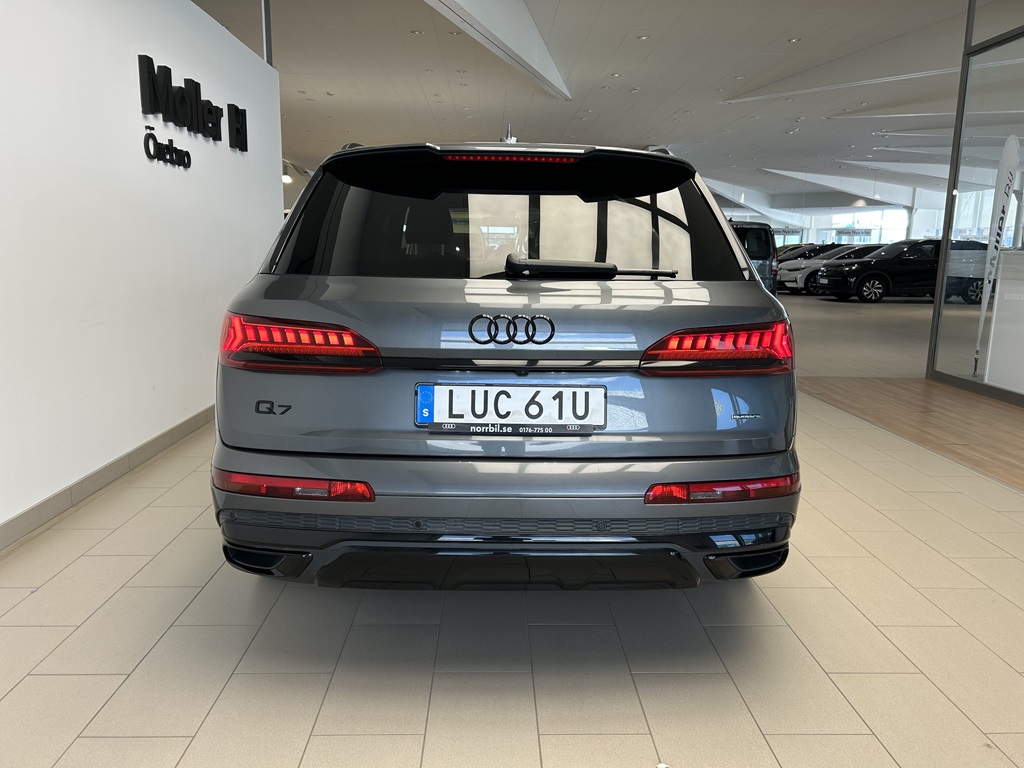 Audi Q7 LUC61U