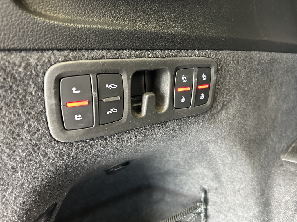 Audi Q7 LUC61U
