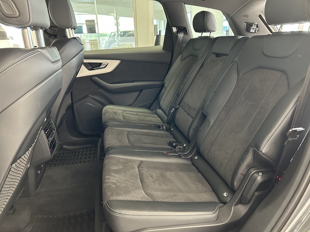 Audi Q7 LUC61U