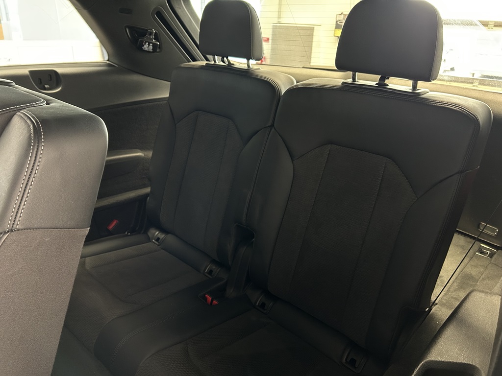 Audi Q7 LUC61U