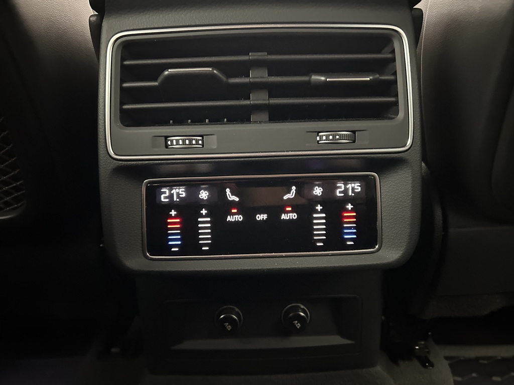 Audi Q7 LUC61U