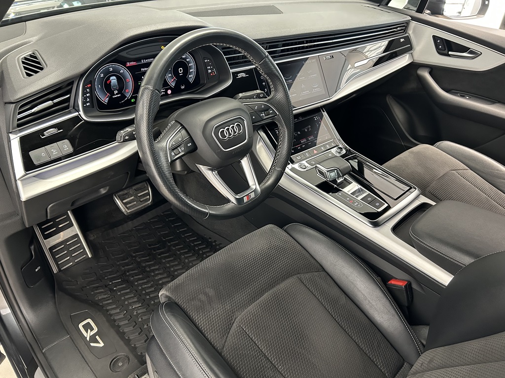 Audi Q7 LUC61U