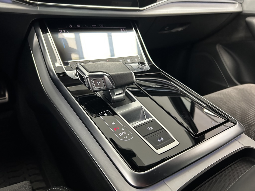 Audi Q7 LUC61U