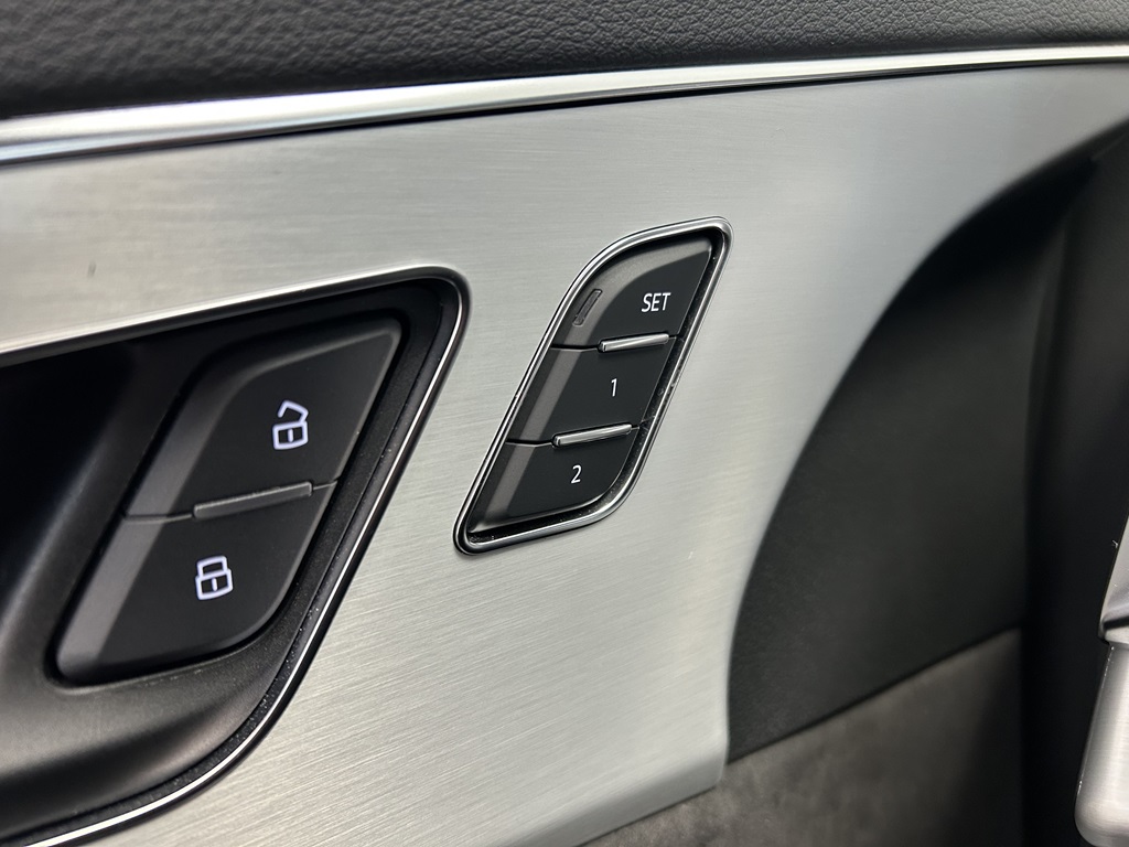 Audi Q7 LUC61U