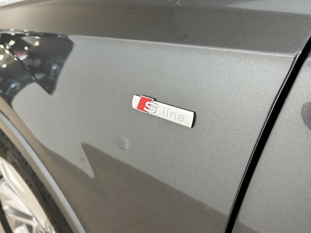 Audi Q7 LUC61U