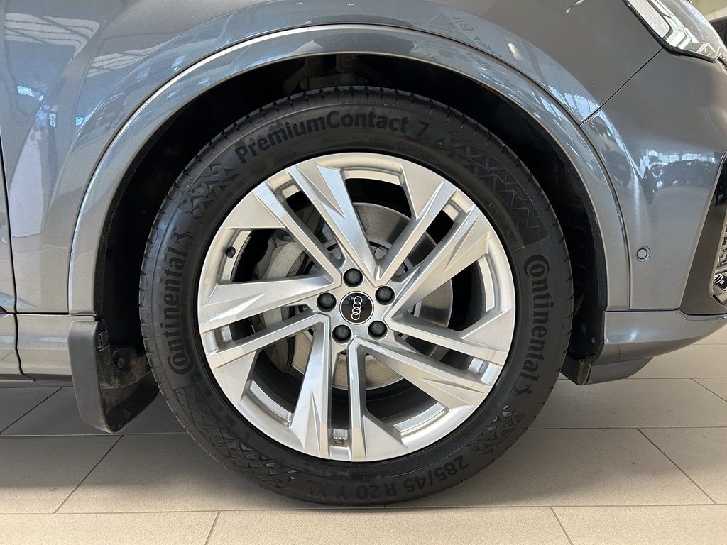 Audi Q7 LUC61U