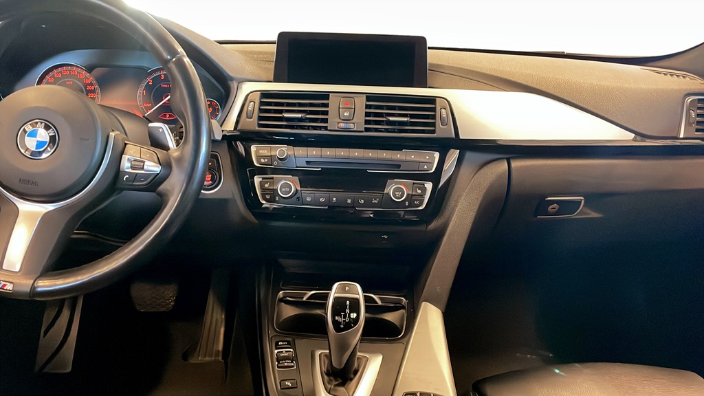 BMW 320 Touring LUJ51P