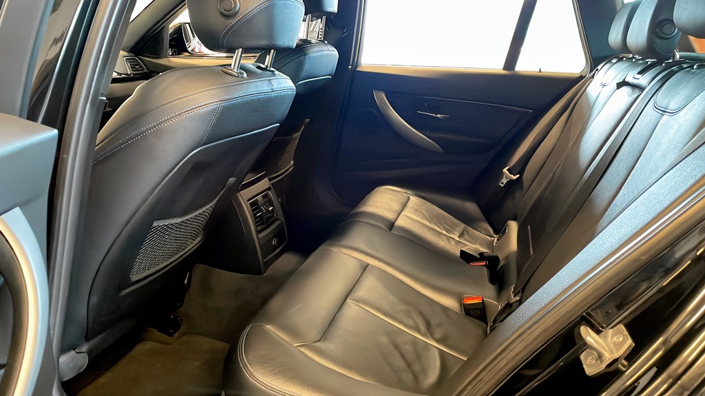 BMW 320 Touring LUJ51P