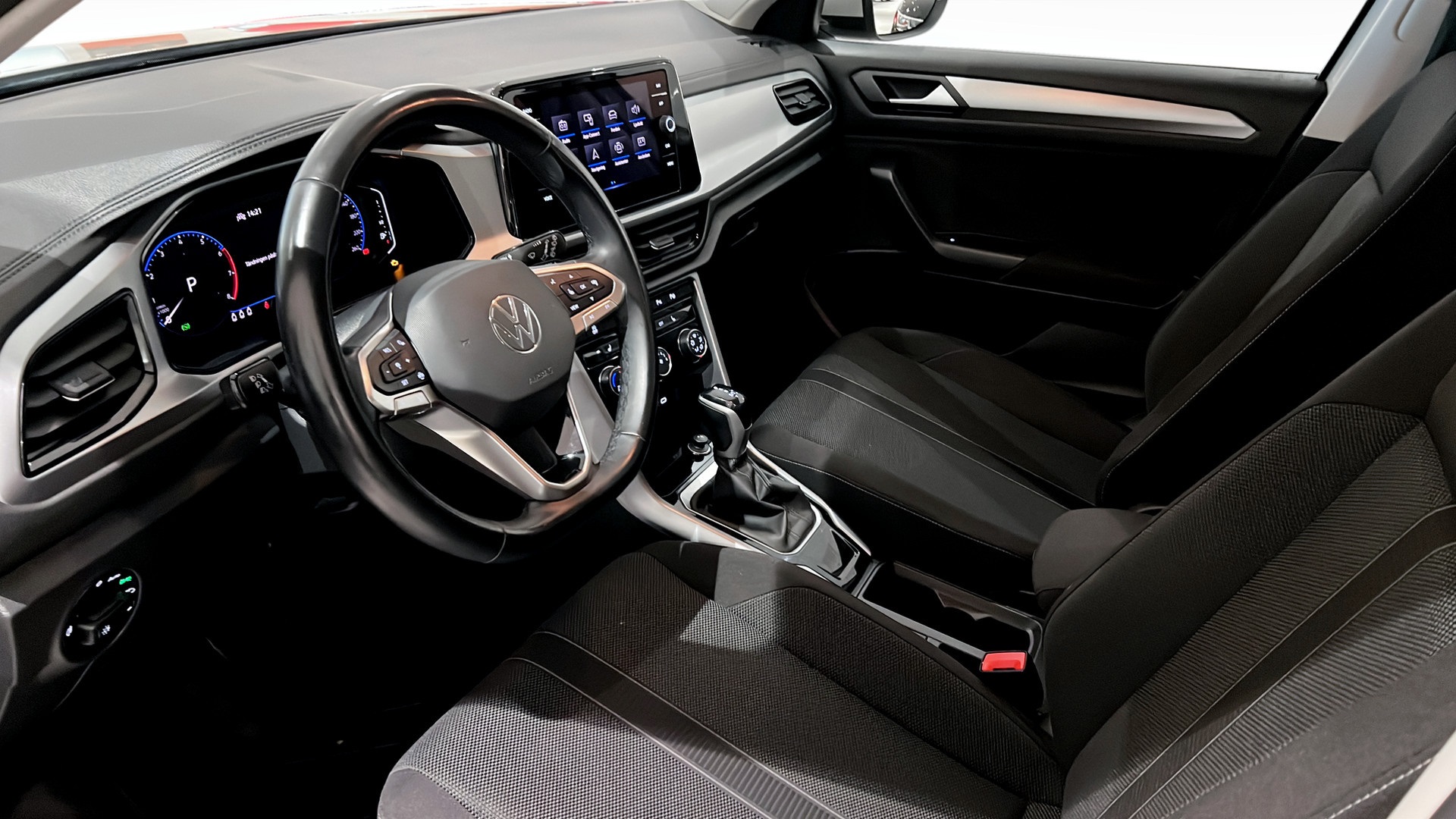 Volkswagen T-Roc LWA24C