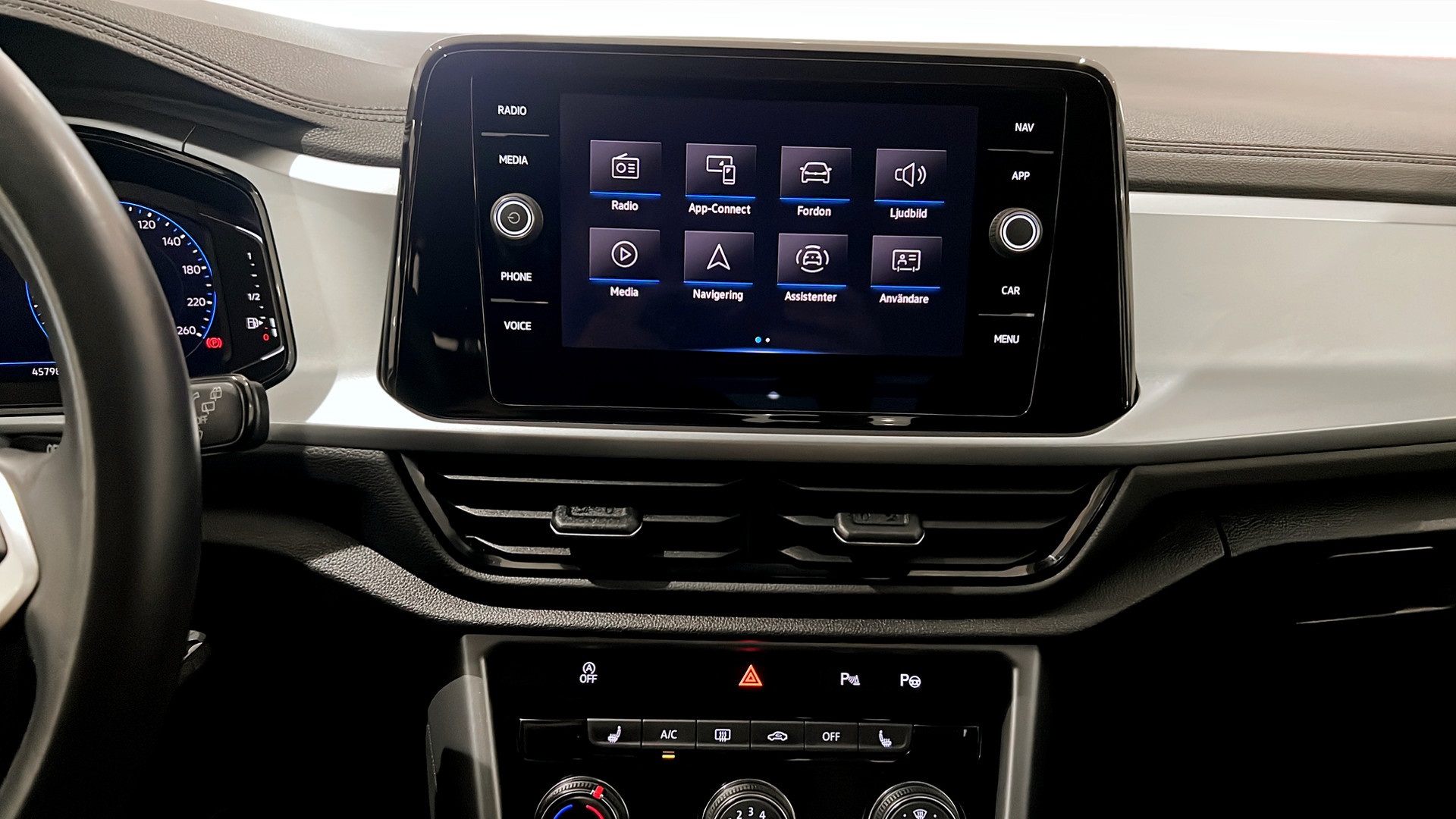 Volkswagen T-Roc LWA24C