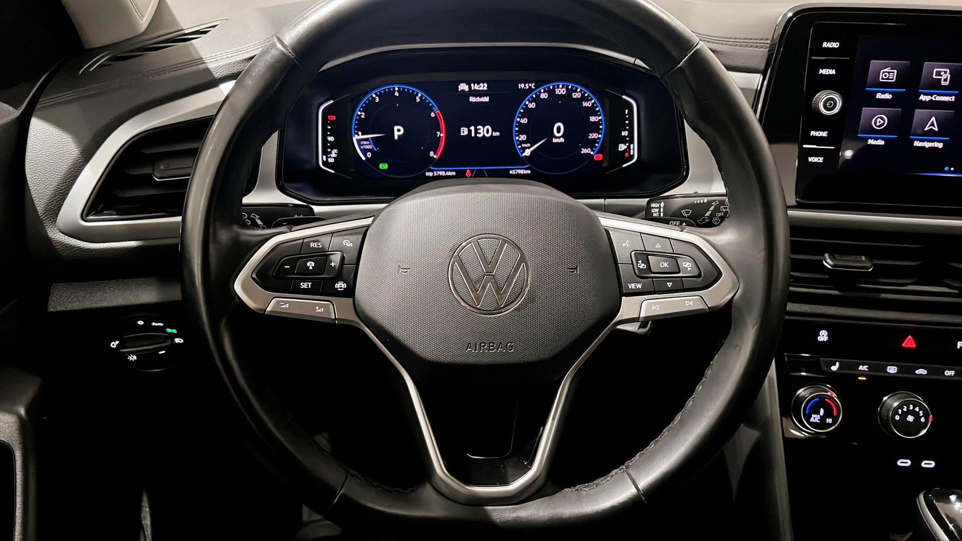 Volkswagen T-Roc LWA24C