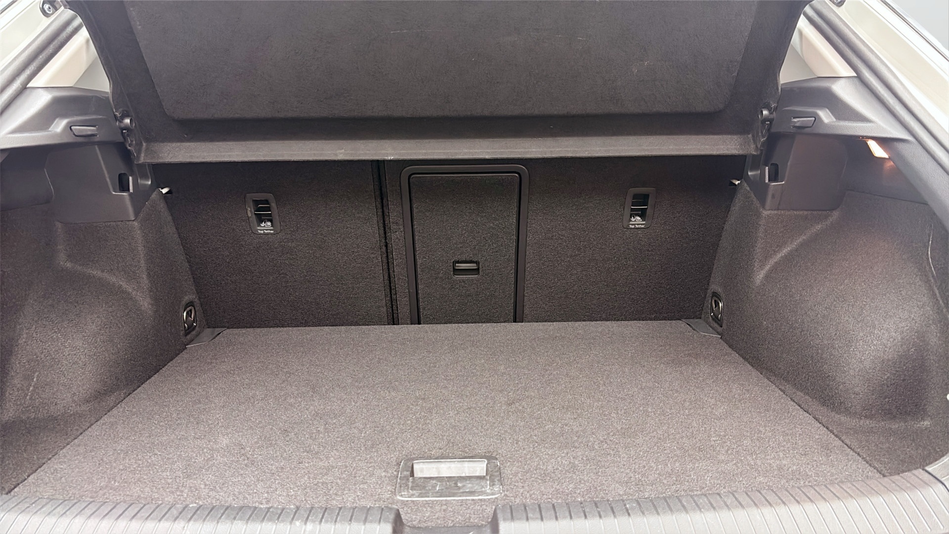 Volkswagen T-Roc LWJ02K