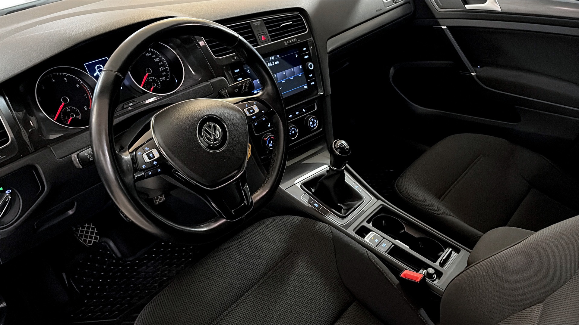 Volkswagen Golf LWW61C
