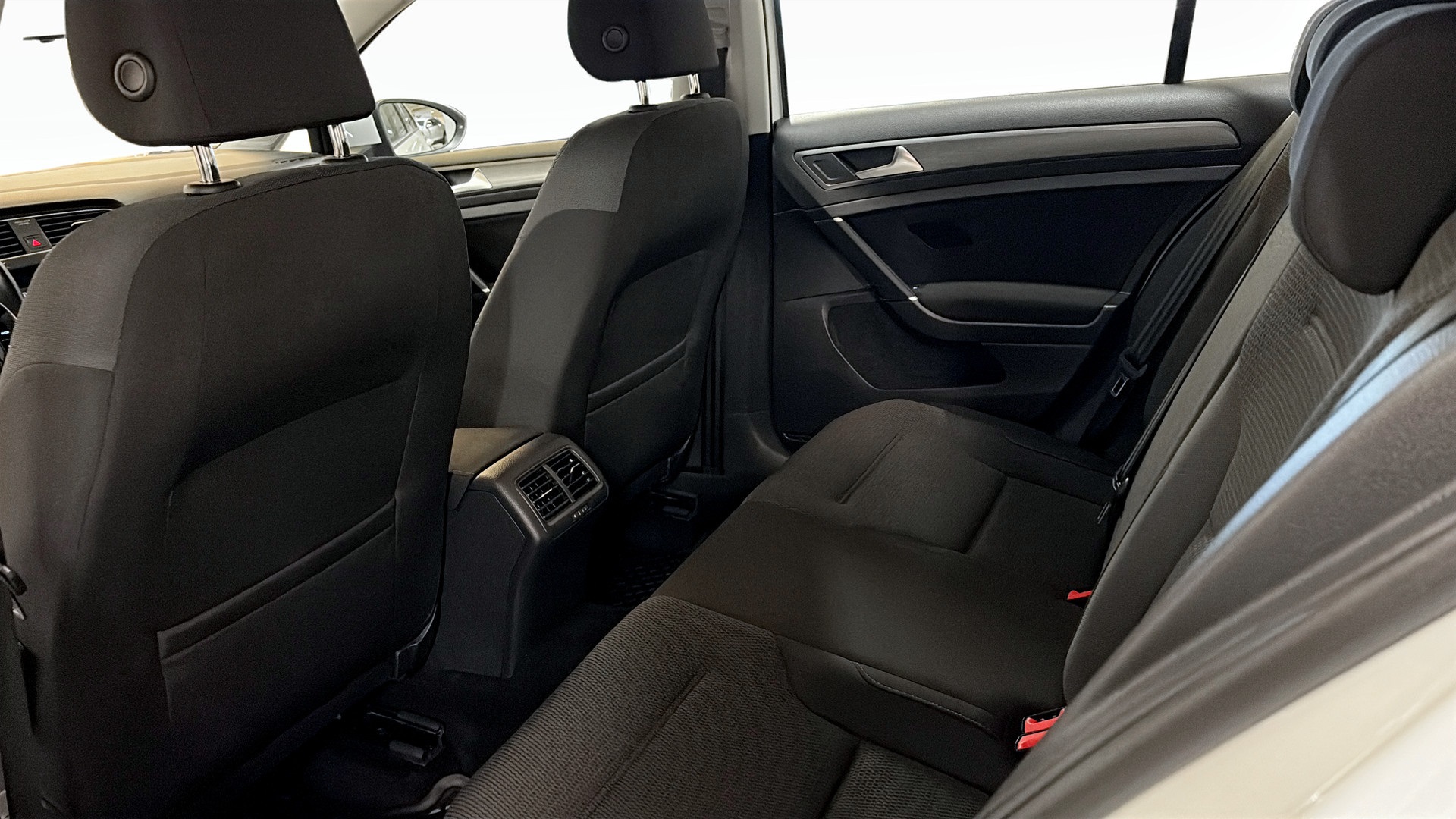 Volkswagen Golf LWW61C