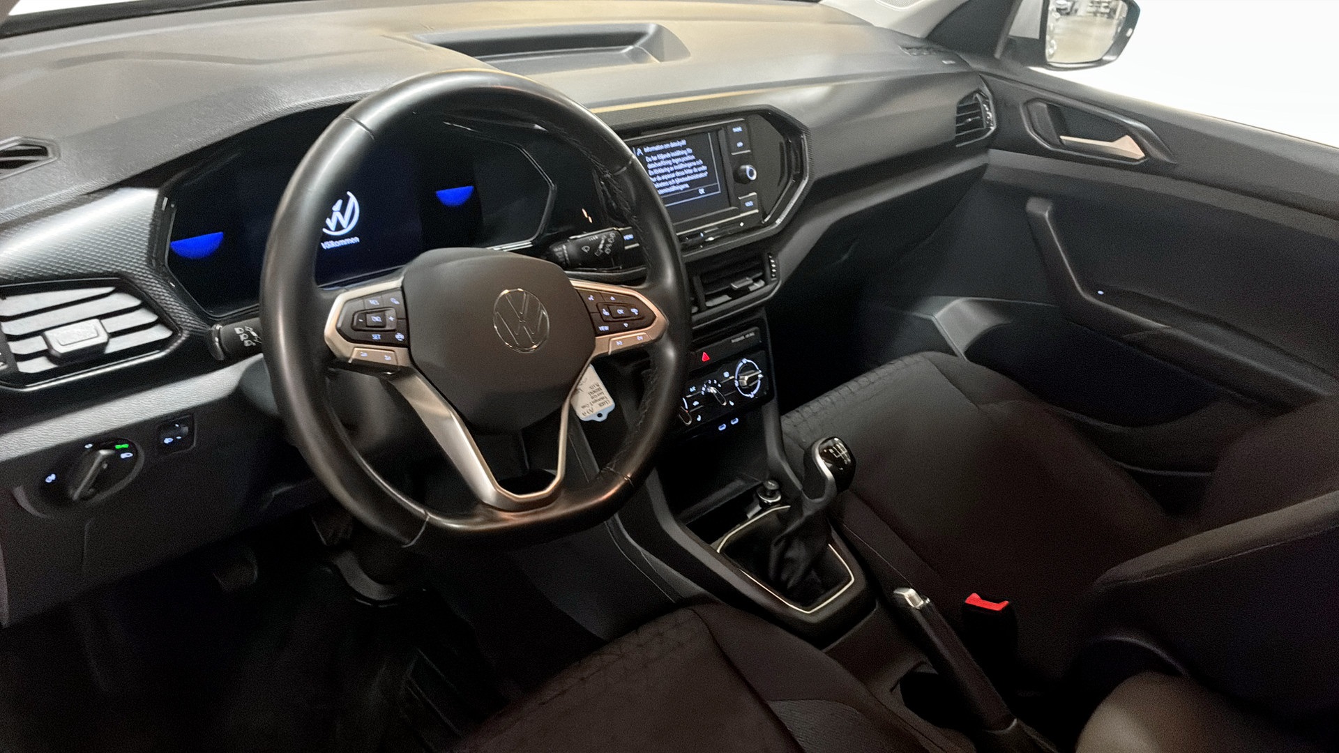 Volkswagen T-Cross LXA82H