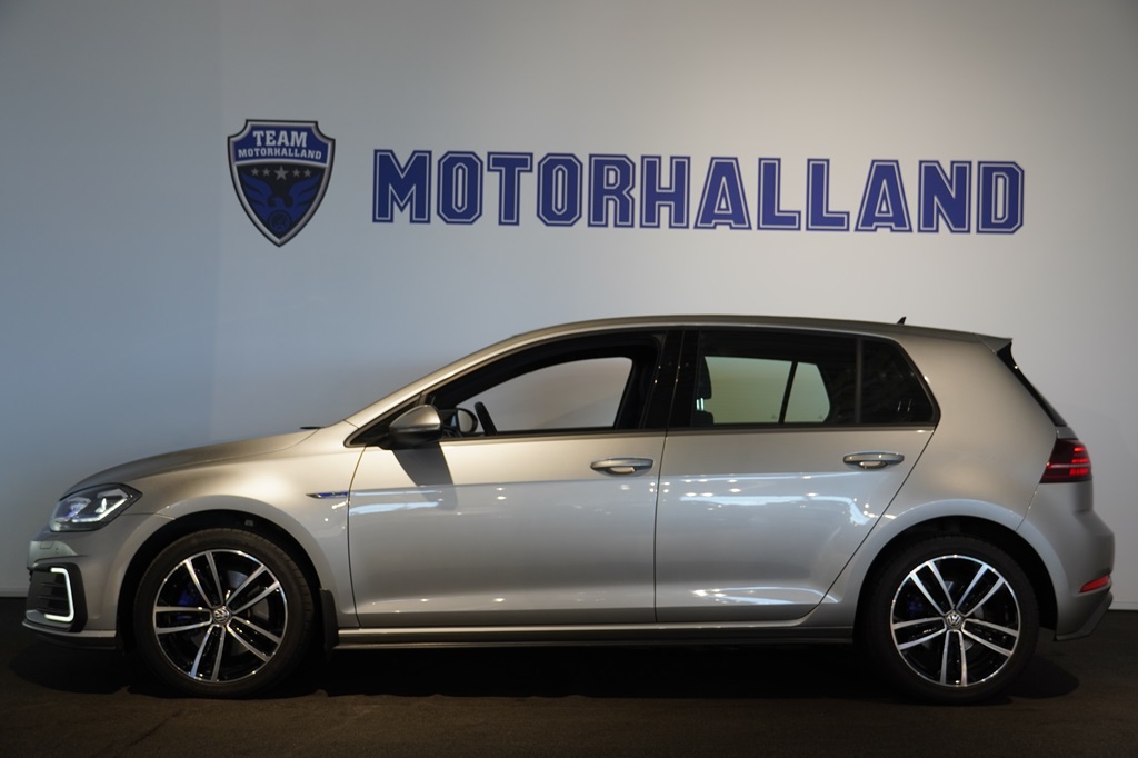 Volkswagen Golf LXH61R