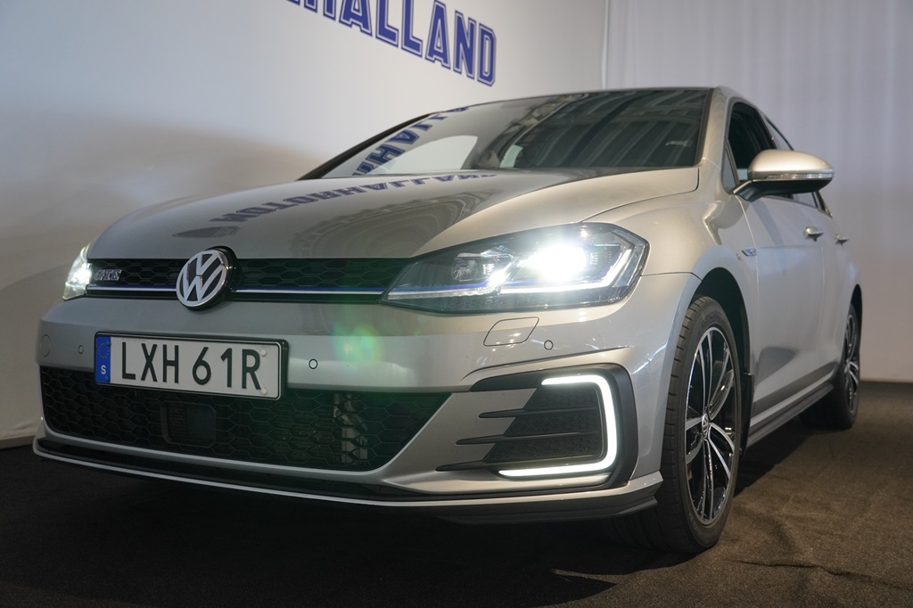 Volkswagen Golf LXH61R