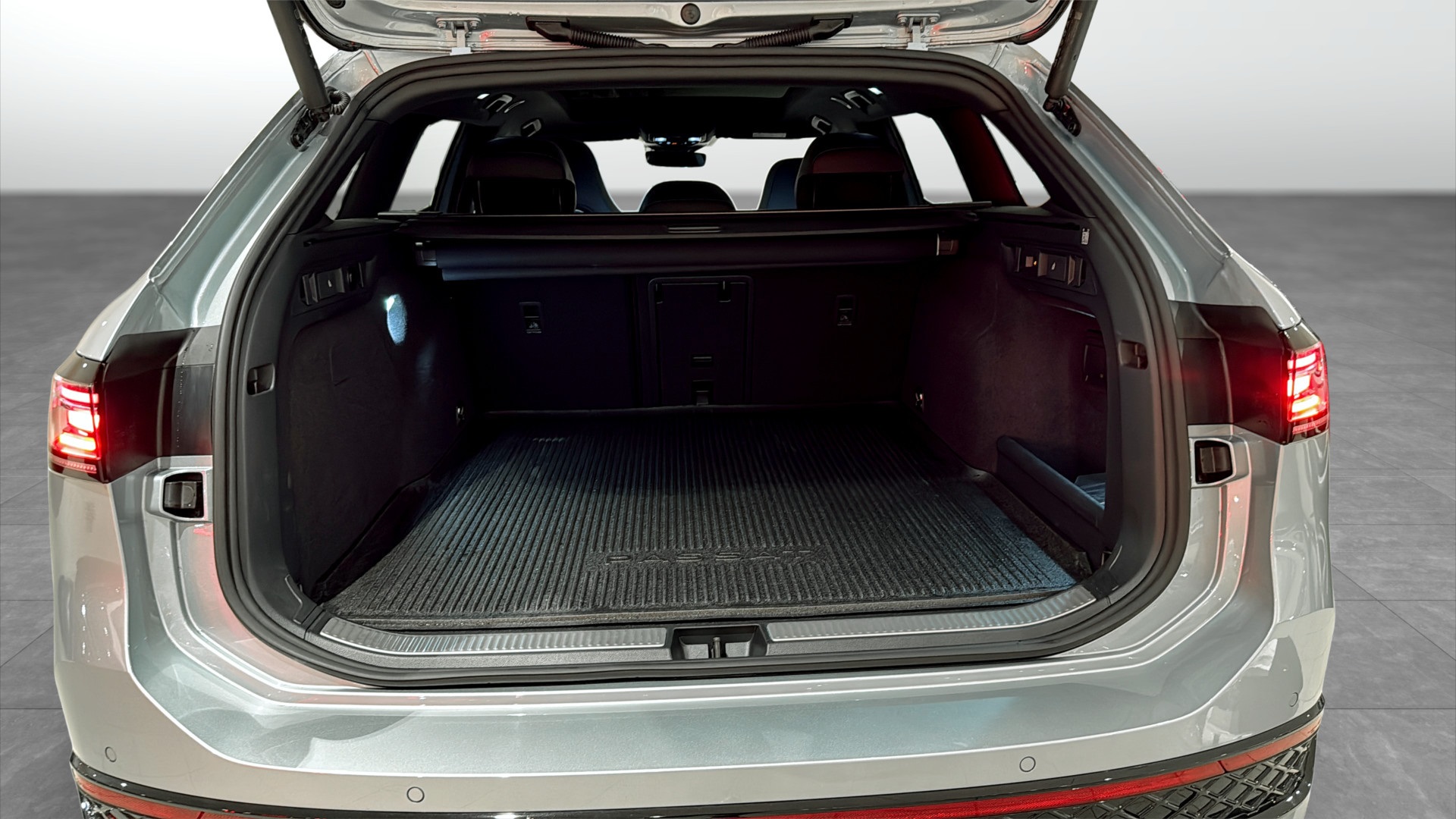 Volkswagen Passat LXN93D