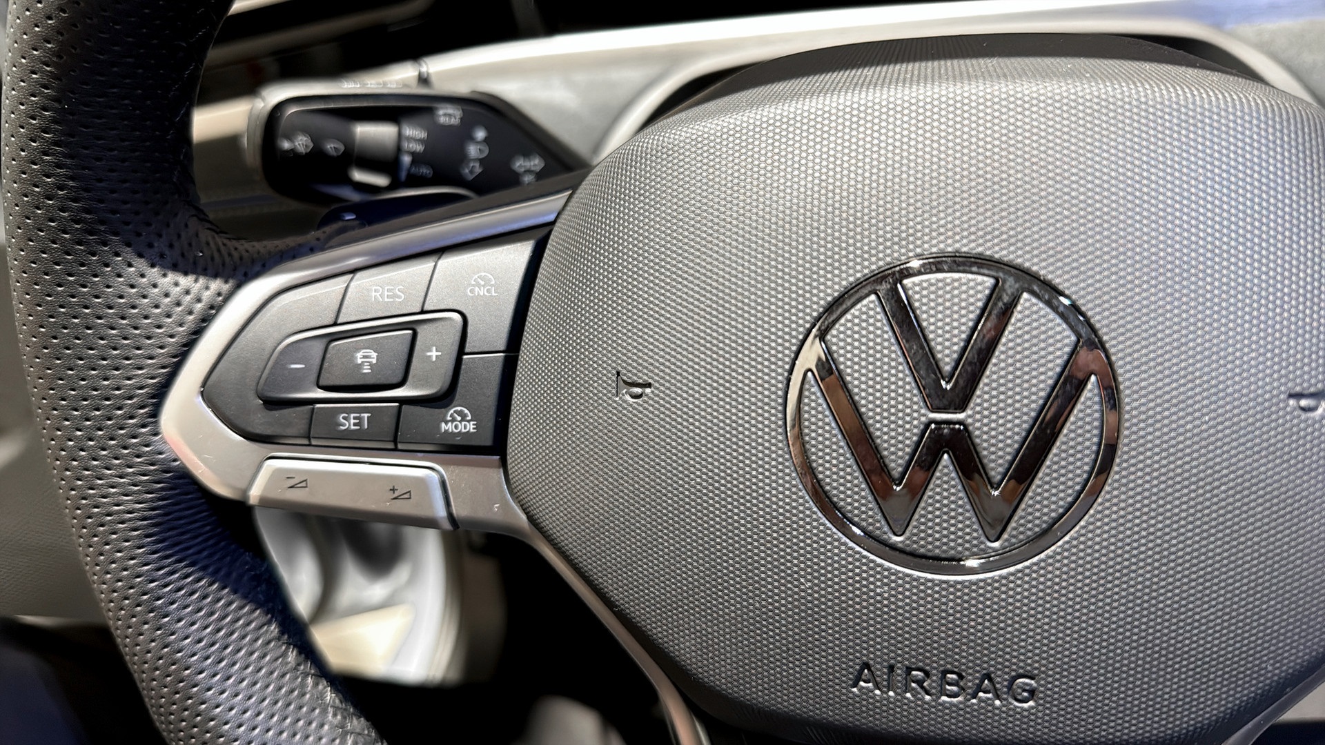 Volkswagen Passat LXN93D