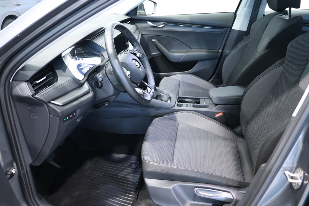 Skoda Octavia Combi LXS10U